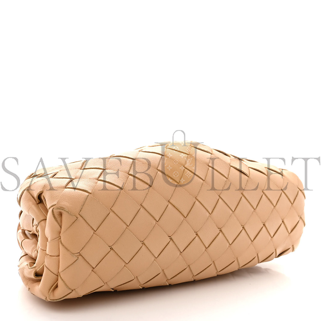 BOTTEGA VENETA NAPPA INTRECCIATO THE MINI POUCH ALMOND (22*13*6cm) BOTTEGA VENETA NAPPA INTRECCIATO THE MINI POUCH ALMOND (22*13*6cm)